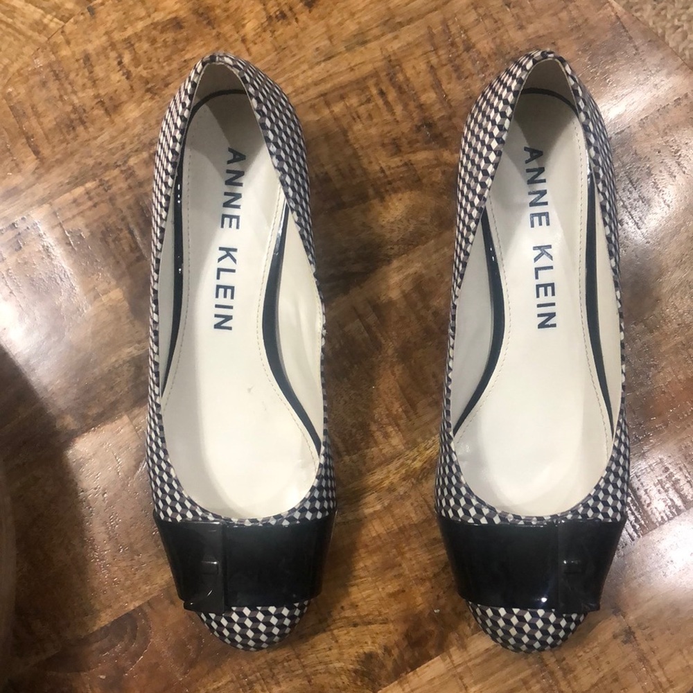 Anne Klein geometric loafers